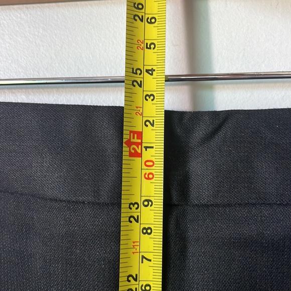 Gorgeous Simply Vera Wang tuxedo pencil skirt in size 12. Back detail is 🔥 - Picture 4 of 11
